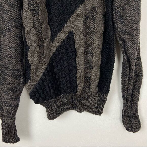 NWT Peter England Men’s Black Gray Loose Knit Sweater Funk Artsy Geometric Large - Picture 10 of 11
